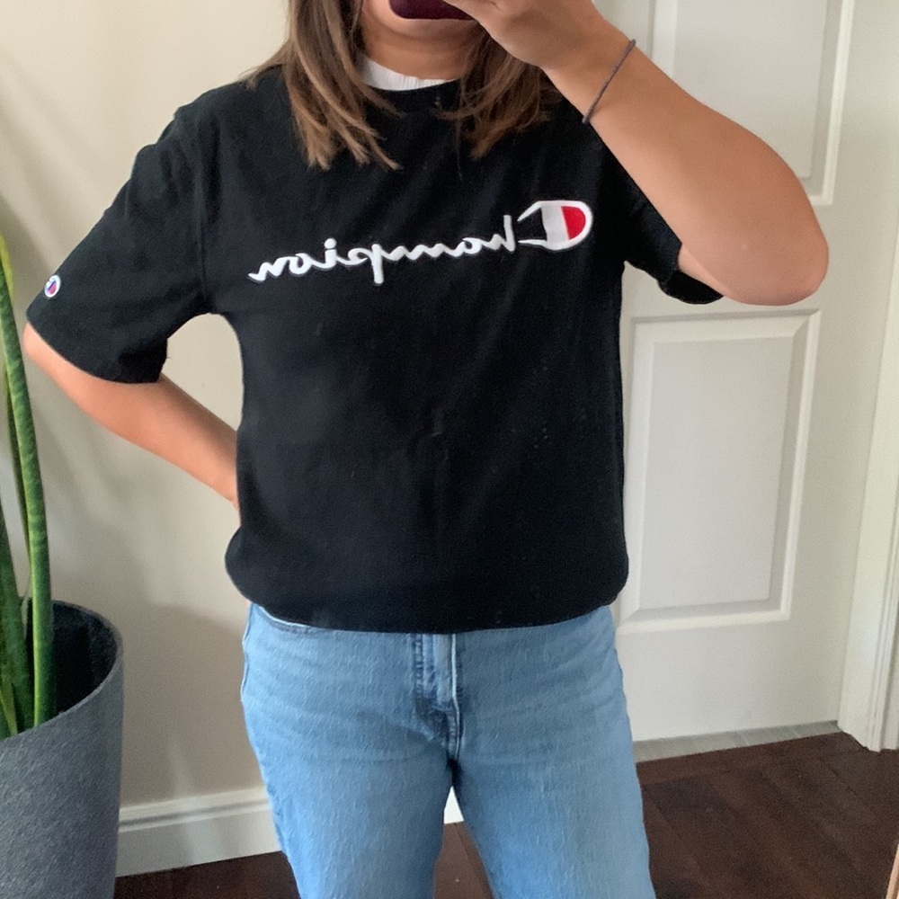 Champion embroidered logo Casual Relaxed tee. M